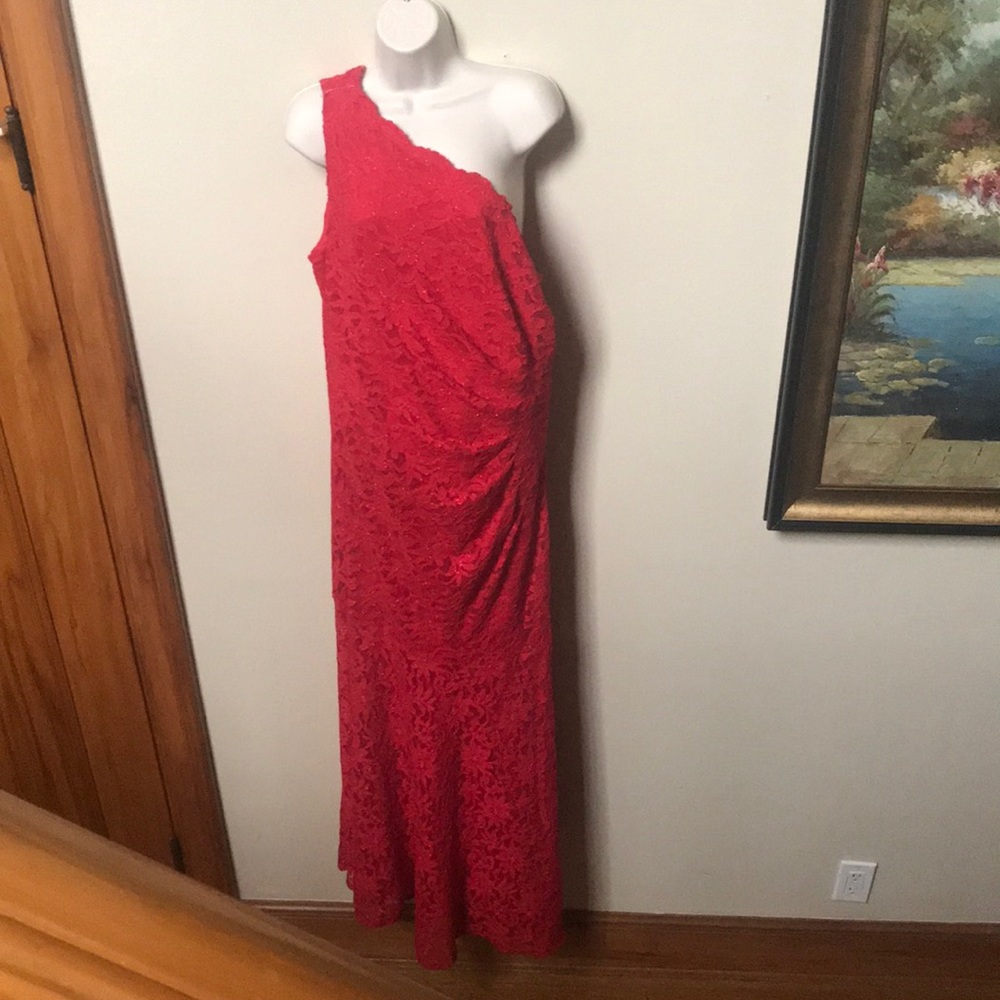Decode dress in red lace off the shoulder shimmer